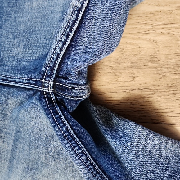 Jean Capris - Picture 5 of 5